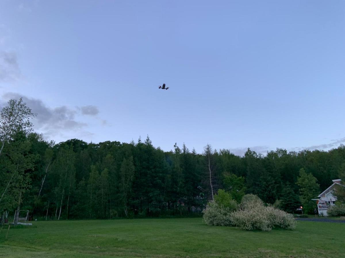 Motel & Chalets --Shefford-Waterloo- Habitation Forest Екстер'єр фото
