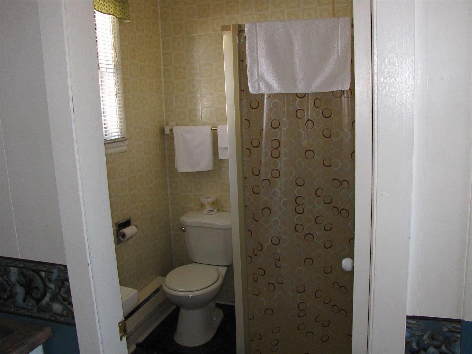 Motel & Chalets --Shefford-Waterloo- Habitation Forest Екстер'єр фото