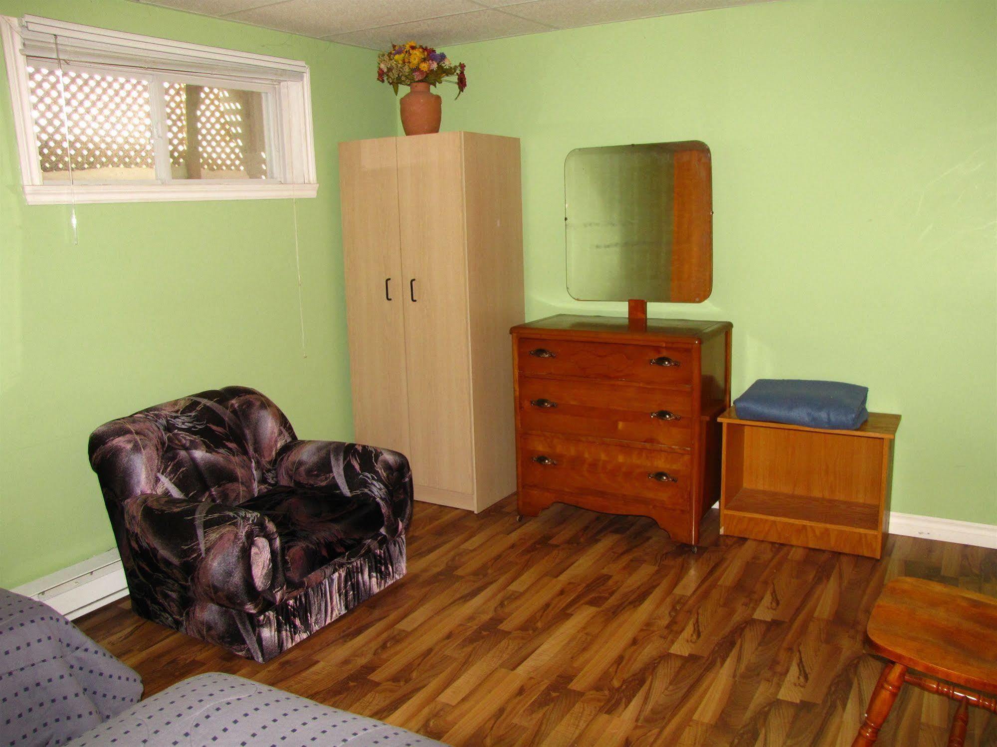 Motel & Chalets --Shefford-Waterloo- Habitation Forest Екстер'єр фото